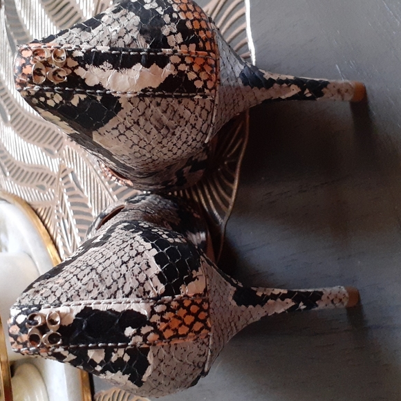 Coach heels - Picture 3 of 7